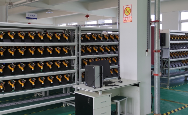 Warehousing center